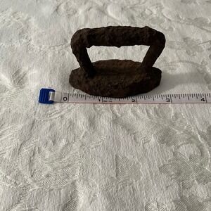 Antique‎ Miniature Sad Iron Doll Clothes Iron Rustic Farmhouse Decor Rusty